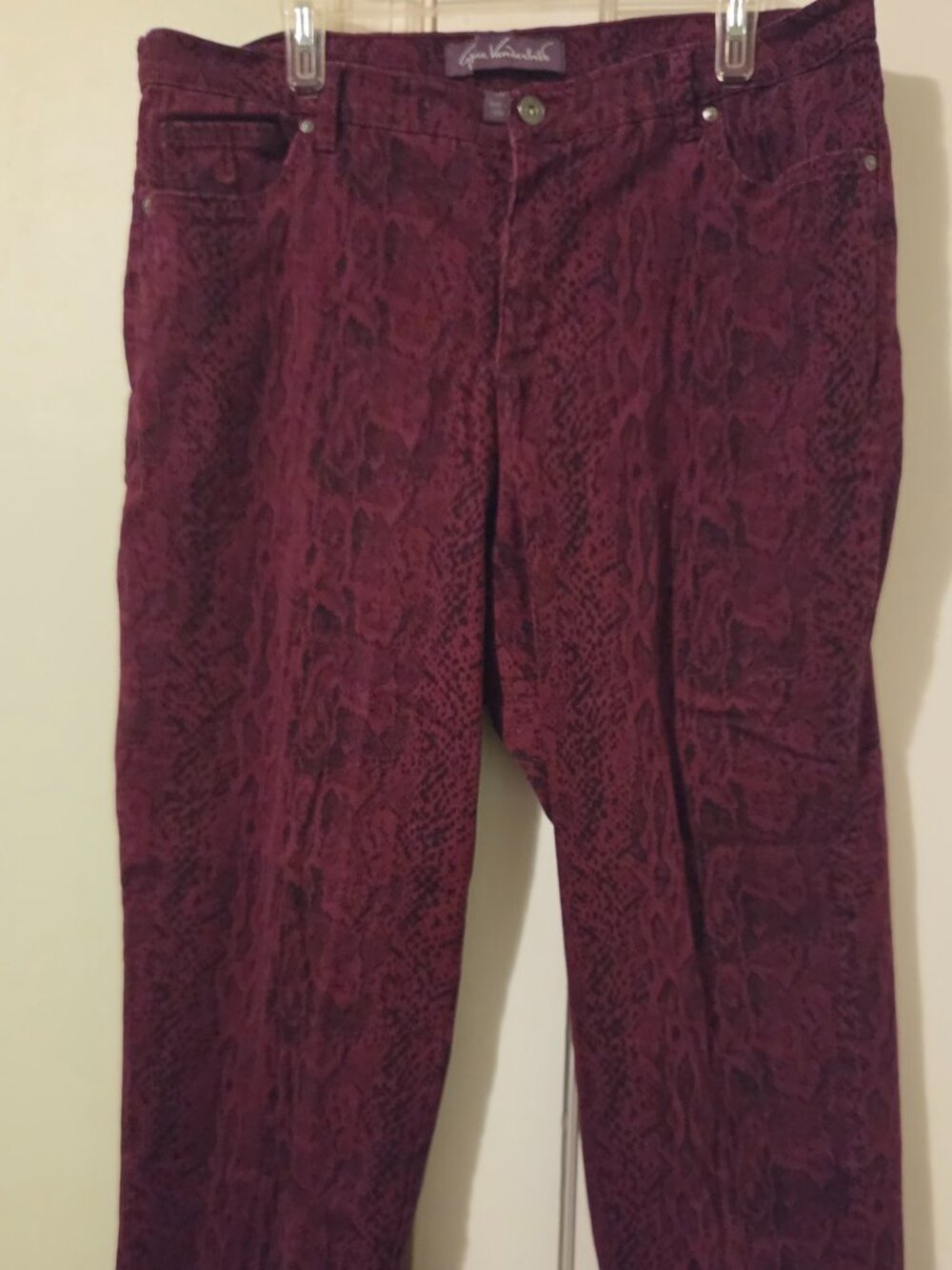 Gloria Vanderbilt Burgundy Jeans - size